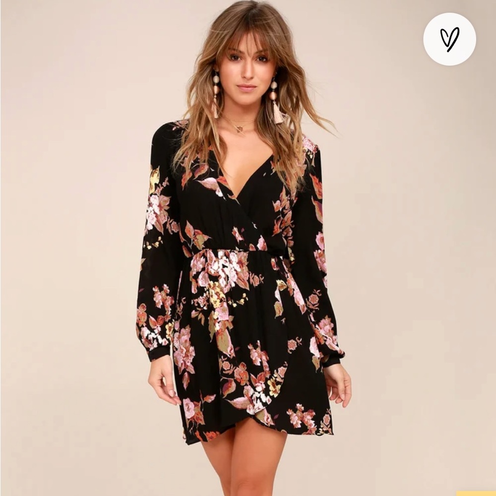 Short long sleeved black floral Lulus wrap dress